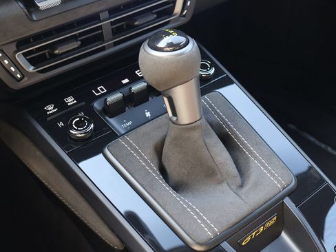 Certified 2025 Porsche 911 GT3 RS RWD image 25
