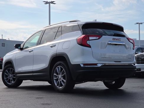 Used 2024 GMC Terrain SLT w/ Infotainment Package II AWD/4WD image 16