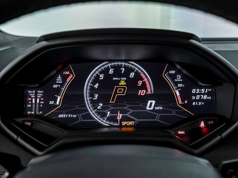 Used 2022 Lamborghini Huracan EVO AWD/4WD image 16