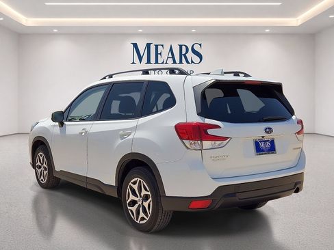 Used 2022 Subaru Forester Premium AWD/4WD image 3