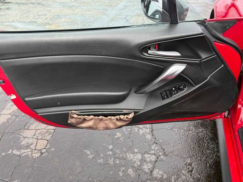 Used 2018 FIAT 124 Spider Abarth w/ Visibility Group image 12