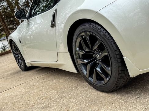 Used 2020 Nissan 370Z Coupe image 22