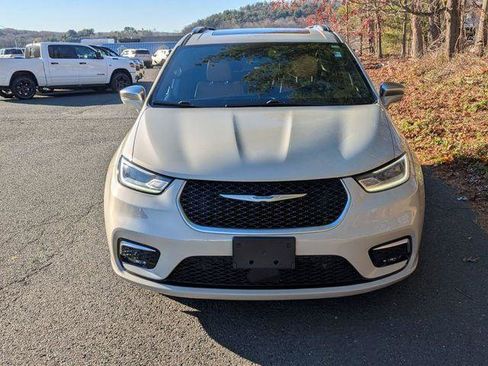 Certified 2021 Chrysler Pacifica Pinnacle image 9