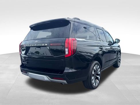 Used 2025 Ford Expedition Platinum w/ Driver's Package AWD/4WD image 12
