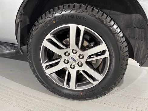 Used 2024 Ford Expedition Limited image 16