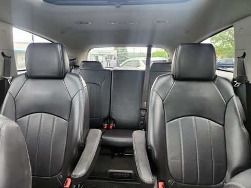 Used 2017 Buick Enclave Leather image 8