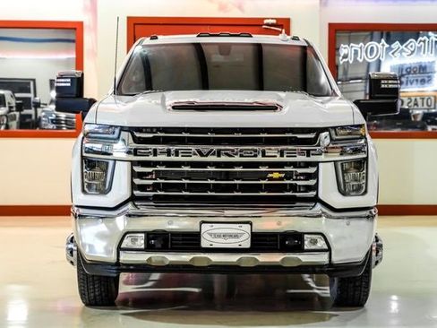 Used 2021 Chevrolet Silverado 3500 LTZ w/ LTZ Texas Edition image 9