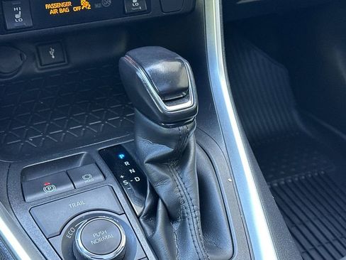 Used 2022 Toyota RAV4 SE w/ Convenience Package AWD/4WD image 22