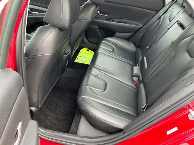 Used 2025 Hyundai Elantra Limited FWD image 12