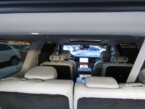 Used 2022 Jeep Grand Wagoneer Series I image 10