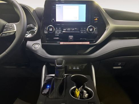 New 2026 Toyota Highlander XLE AWD/4WD image 14