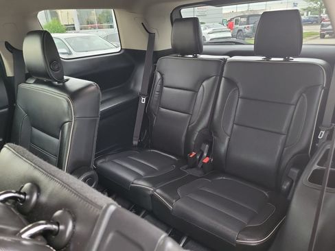 Used 2019 GMC Acadia Denali w/ Technology Package FWD image 32