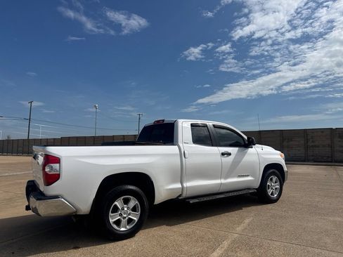 Used 2017 Toyota Tundra SR5 w/ SR5 Upgrade Package RWD image 21