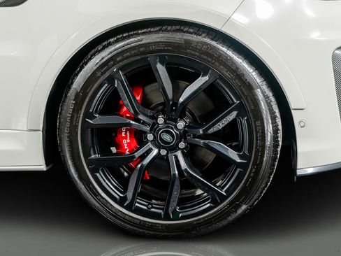 Used 2022 Land Rover Range Rover Sport SVR Carbon Edition image 7