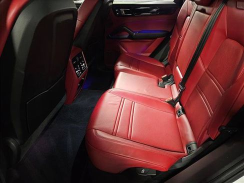 Used 2022 Porsche Cayenne GTS AWD/4WD image 18