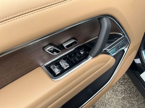 New 2026 Land Rover Range Rover Long Wheelbase SE image 11