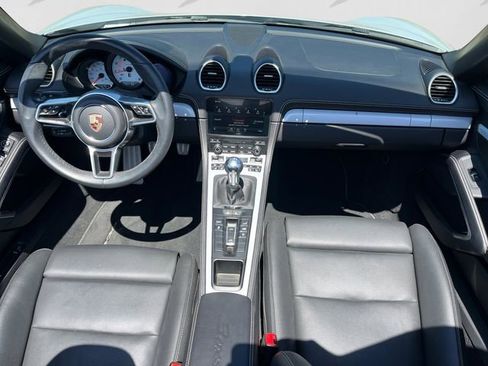 Used 2024 Porsche 718 Boxster RWD image 10