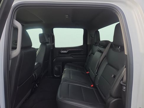 Used 2025 GMC Sierra 1500 SLT AWD/4WD image 11