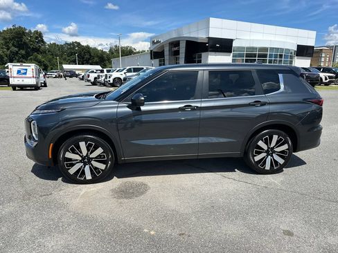 Used 2025 Mitsubishi Outlander SE FWD image 4