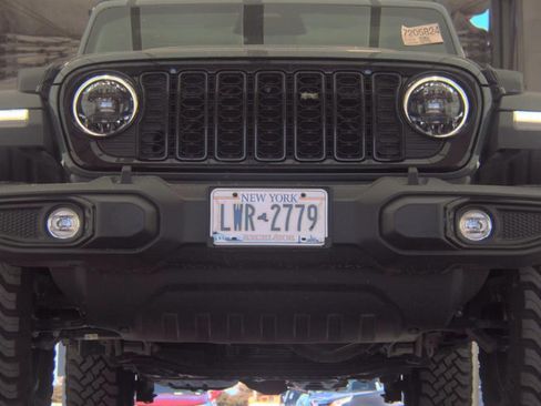 Used 2025 Jeep Wrangler Unlimited Sport S 4xe AWD/4WD image 3