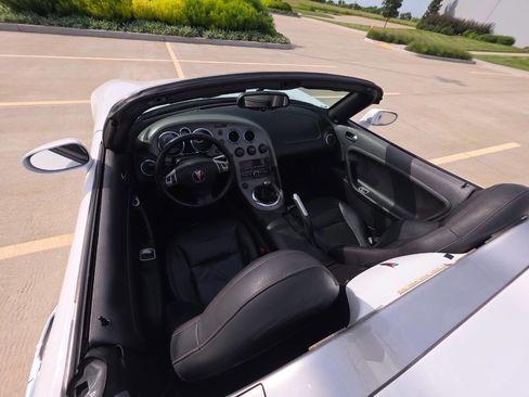 Used 2007 Pontiac Solstice GXP w/ Premium Package RWD image 3