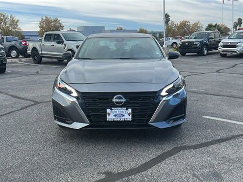 Used 2025 Nissan Altima 2.5 SV image 8