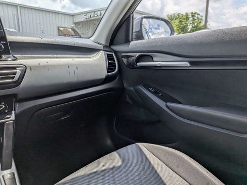 Used 2021 Kia Seltos LX AWD/4WD image 15