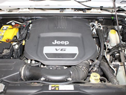 Used 2016 Jeep Wrangler Unlimited Sport w/ Quick Order Package 24S AWD/4WD image 9