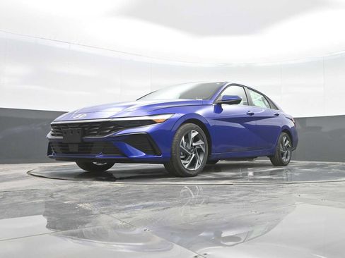 New 2026 Hyundai Elantra Limited image 24