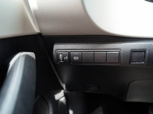 Used 2022 Toyota Corolla L image 24