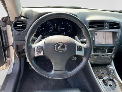 Used 2012 Lexus IS 250C w/ Luxury Pkg RWD image 11