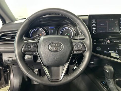 Used 2024 Toyota Camry SE image 14