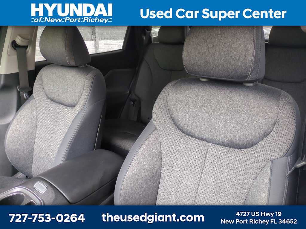 Certified 2023 Hyundai Santa Fe SE FWD image 7
