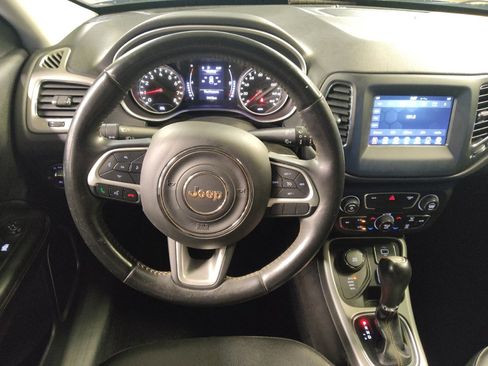 Used 2020 Jeep Compass Latitude w/ Cold Weather Group AWD/4WD image 22