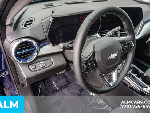 Used 2024 Chevrolet Trax LT w/ LT Convenience Package FWD image 38