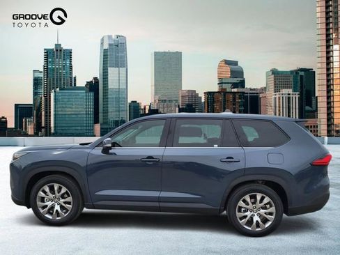 Used 2024 Toyota Grand Highlander AWD image 2
