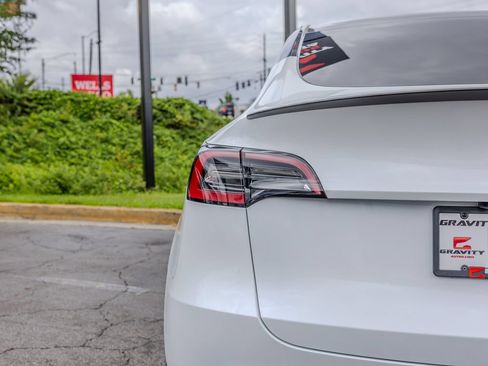 Used 2024 Tesla Model Y Performance AWD/4WD image 23