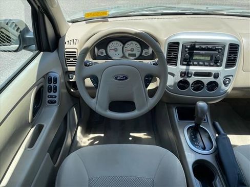 Used 2005 Ford Escape XLT FWD image 3