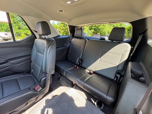 Used 2019 Chevrolet Traverse Premier w/ Driver Confidence II Package FWD image 22