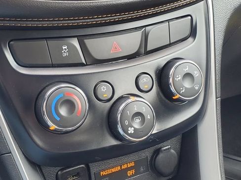 Certified 2019 Chevrolet Trax LS w/ LPO, Protection Package FWD image 17