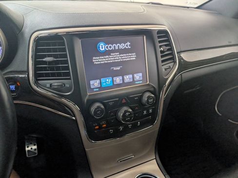 Used 2015 Jeep Grand Cherokee Overland w/ Advanced Technology Group AWD/4WD image 10