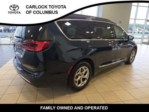 Used 2023 Chrysler Pacifica Limited FWD image 7