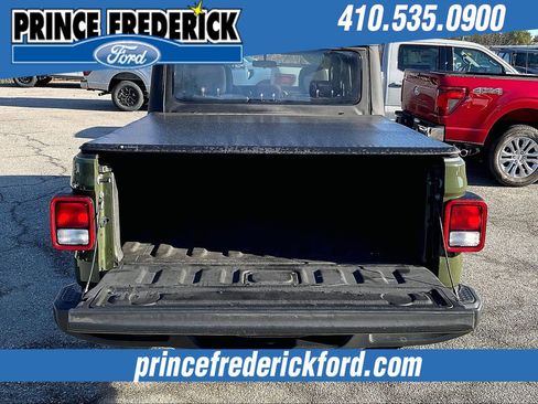 Used 2023 Jeep Gladiator Sport image 30