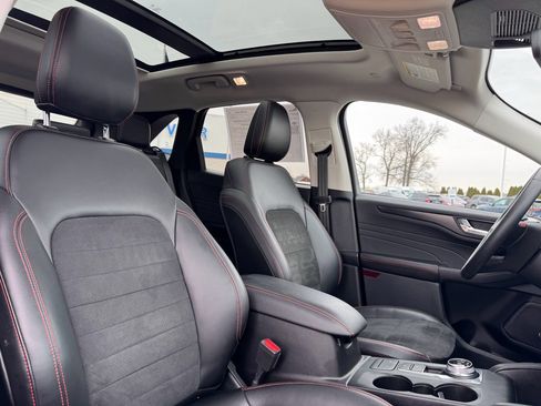 Certified 2022 Ford Escape SEL w/ SEL Stealth AWD Package image 15