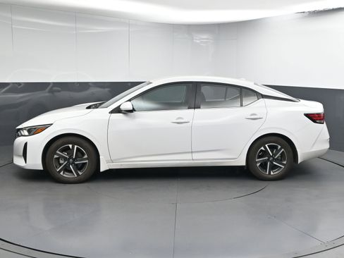 Certified 2024 Nissan Sentra SV image 5