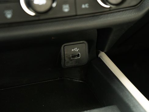 Certified 2025 Honda HR-V LX image 34