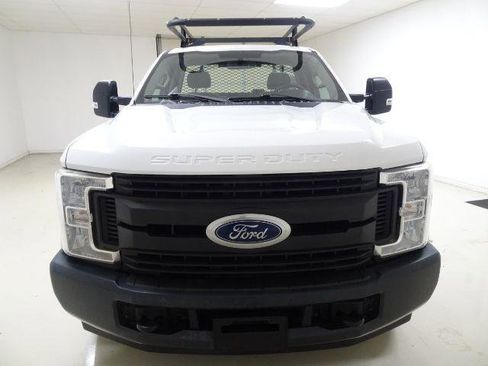 Used 2018 Ford F250 XL w/ Power Equipment Group RWD image 2