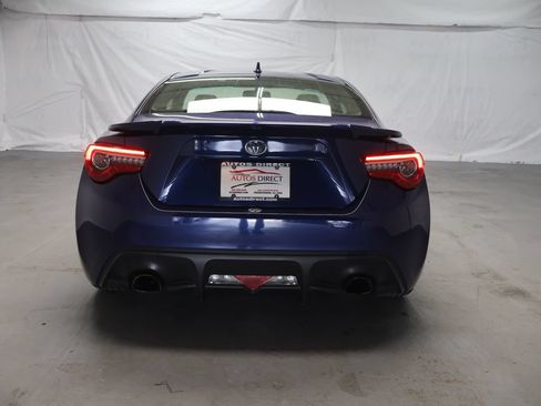 Used 2017 Toyota 86 RWD image 6