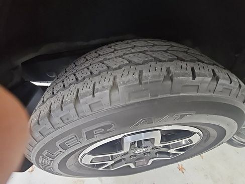 Used 2017 Toyota 4Runner SR5 image 15