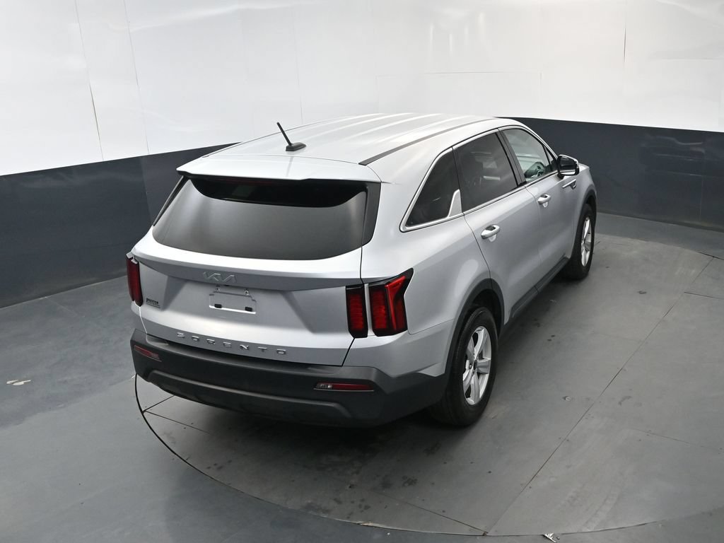 Used 2022 Kia Sorento LX FWD image 33